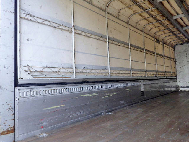 日野レンジャー幌ウイング中型（4t）[写真08]