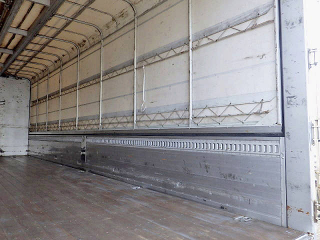 日野レンジャー幌ウイング中型（4t）[写真09]