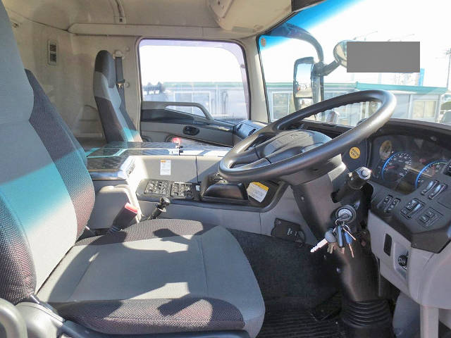 三菱ふそうスーパーグレート冷蔵冷凍ウイング大型（10t）[写真20]