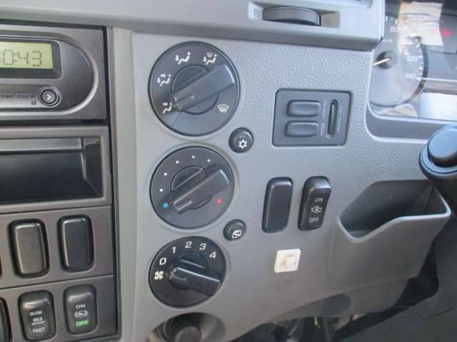 三菱ふそうファイター平ボディ増トン（6t・8t）[写真17]