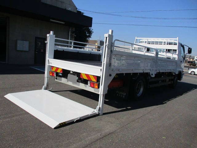 三菱ふそうファイター平ボディ増トン（6t・8t）[写真02]