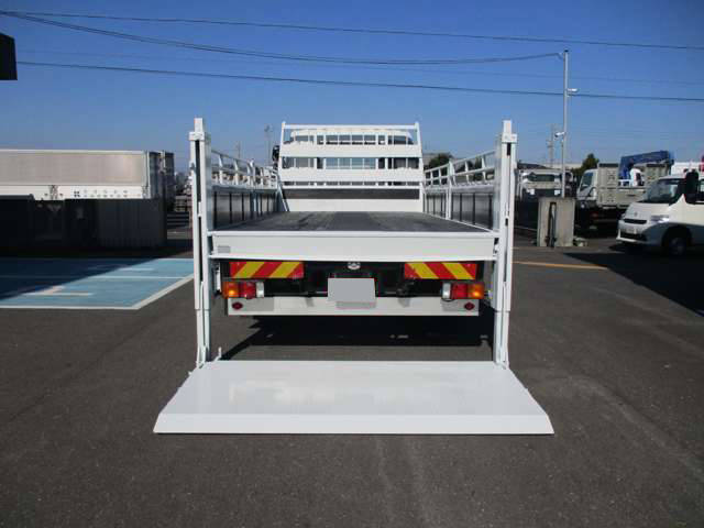 三菱ふそうファイター平ボディ増トン（6t・8t）[写真08]