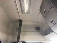 UDトラックスクオントレーラーヘッド（トラクターヘッド）大型（10t）[写真31]