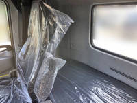 UDトラックスクオントレーラーヘッド（トラクターヘッド）大型（10t）[写真33]