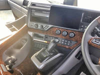 UDトラックスクオントレーラーヘッド（トラクターヘッド）大型（10t）[写真35]