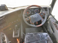 UDトラックスクオントレーラーヘッド（トラクターヘッド）大型（10t）[写真36]