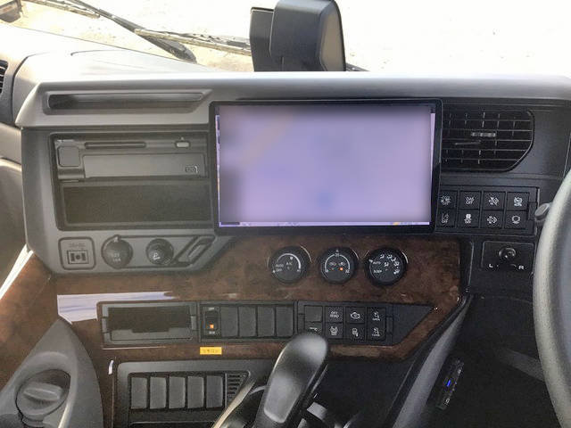 UDトラックスクオントレーラーヘッド（トラクターヘッド）大型（10t）[写真37]