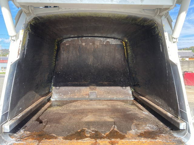 いすゞエルフパッカー車（塵芥車）小型（2t・3t）[写真11]