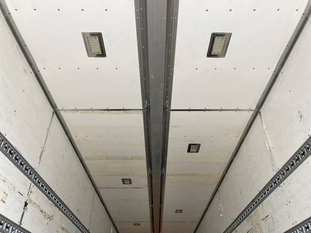 いすゞギガパネルウイング大型（10t）[写真13]