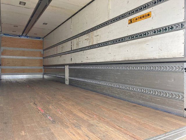 いすゞギガパネルウイング大型（10t）[写真15]