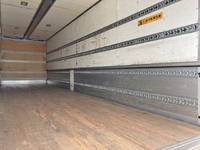 いすゞギガパネルウイング大型（10t）[写真15]