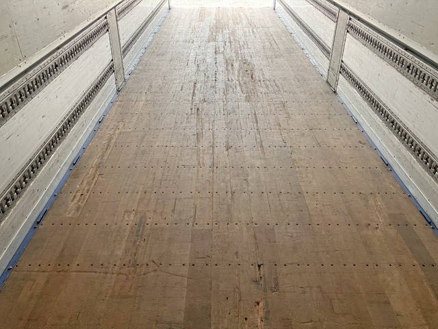 いすゞギガパネルウイング大型（10t）[写真17]