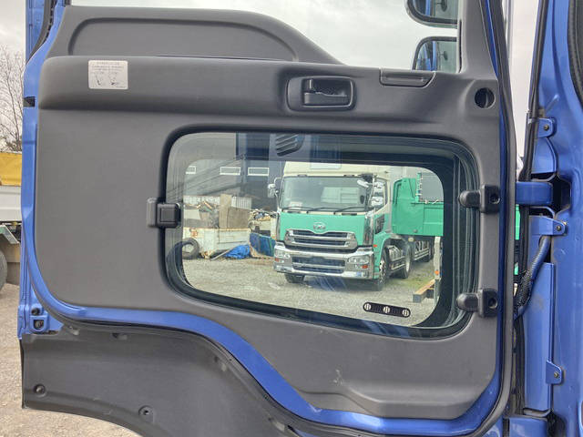 いすゞギガパネルウイング大型（10t）[写真30]