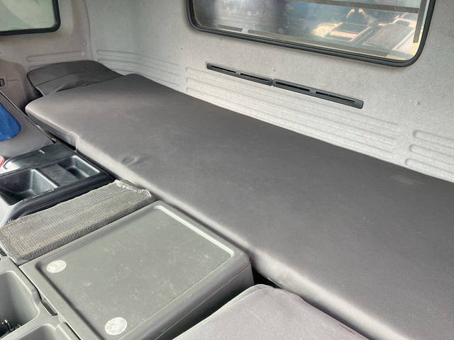 いすゞギガパネルウイング大型（10t）[写真37]