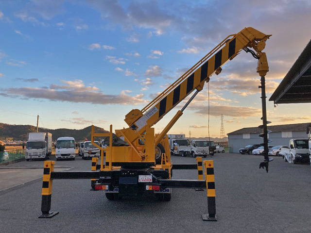 いすゞエルフ穴掘建柱車小型（2t・3t）[写真21]