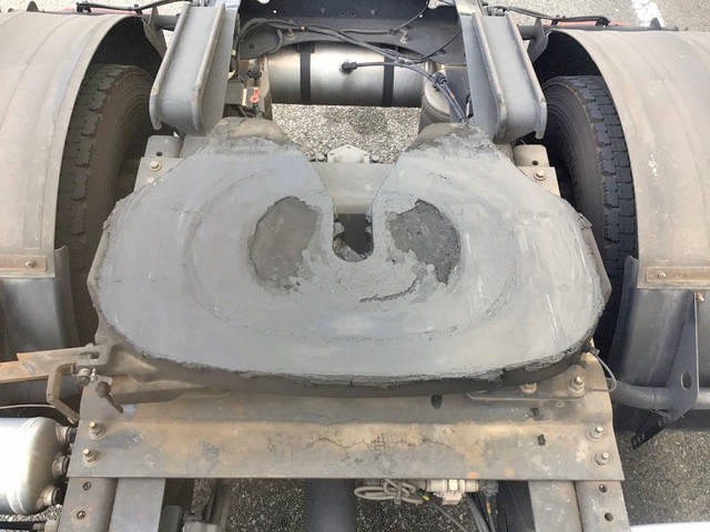 UDトラックスクオントレーラーヘッド（トラクターヘッド）大型（10t）[写真13]