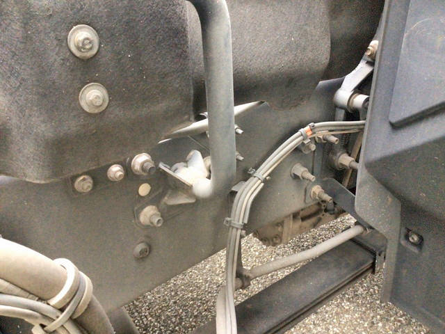 UDトラックスクオントレーラーヘッド（トラクターヘッド）大型（10t）[写真17]