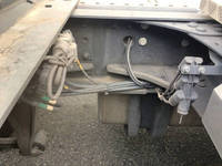 UDトラックスクオントレーラーヘッド（トラクターヘッド）大型（10t）[写真18]