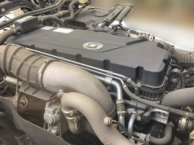 UDトラックスクオントレーラーヘッド（トラクターヘッド）大型（10t）[写真26]