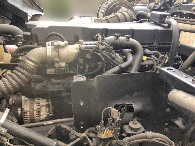 UDトラックスクオントレーラーヘッド（トラクターヘッド）大型（10t）[写真27]