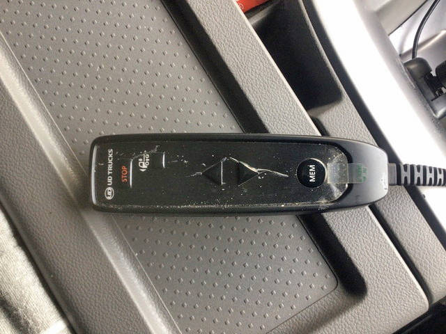 UDトラックスクオントレーラーヘッド（トラクターヘッド）大型（10t）[写真37]