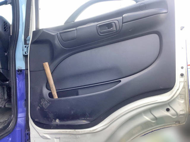 日野プロフィアアルミウイング大型（10t）[写真27]