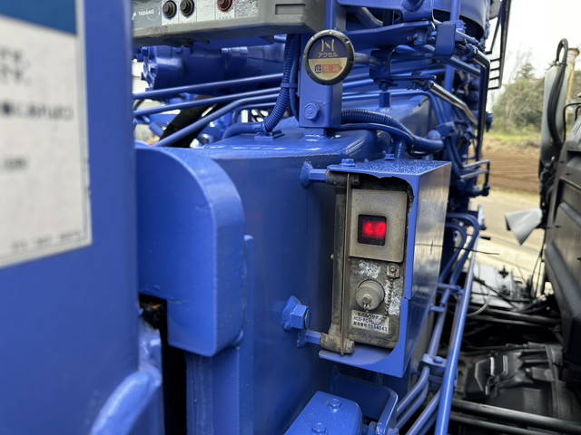 いすゞギガセルフクレーン4段大型（10t）[写真13]