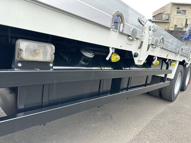 いすゞギガセルフクレーン4段大型（10t）[写真20]