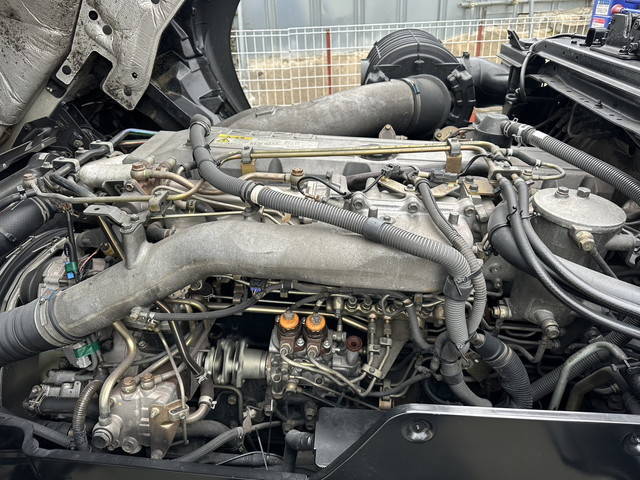 いすゞギガセルフクレーン4段大型（10t）[写真27]