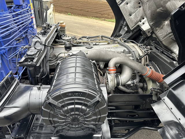 いすゞギガセルフクレーン4段大型（10t）[写真28]