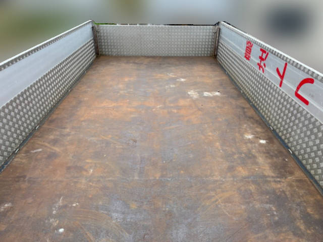 UDトラックスクオンアルミブロック大型（10t）[写真11]