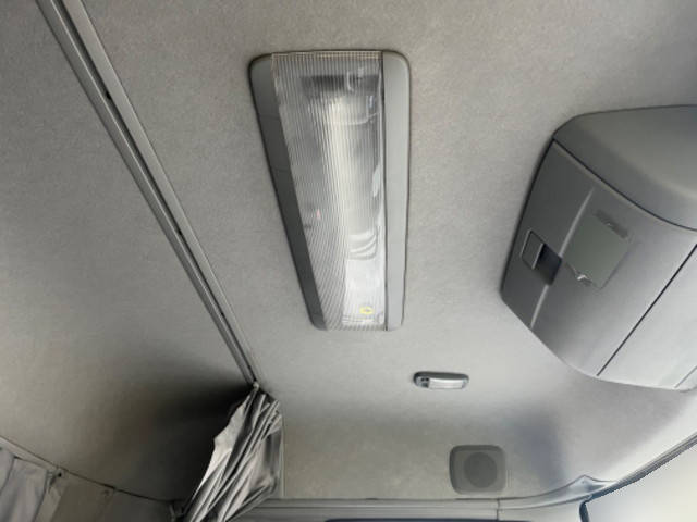 UDトラックスクオンアルミブロック大型（10t）[写真28]