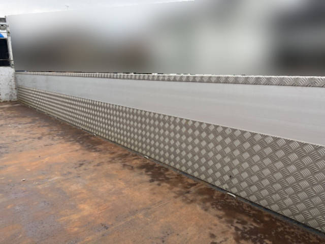 UDトラックスクオンアルミブロック大型（10t）[写真08]