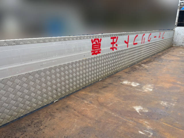 UDトラックスクオンアルミブロック大型（10t）[写真09]