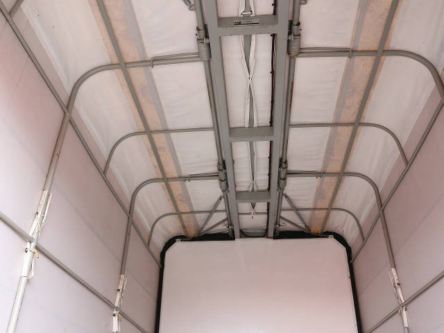 三菱ふそうキャンター幌ウイング小型（2t・3t）[写真10]