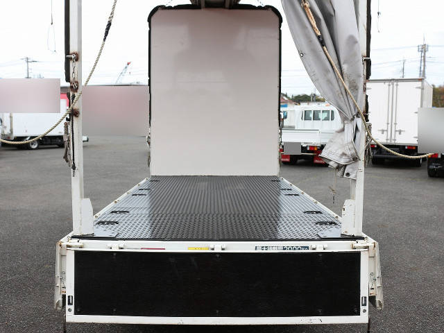 三菱ふそうキャンター幌ウイング小型（2t・3t）[写真15]