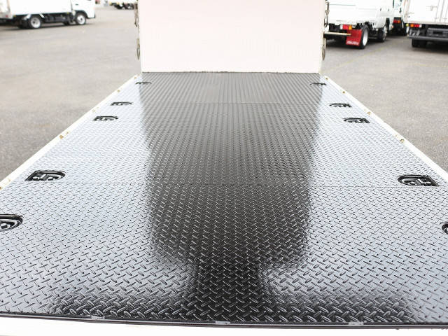 三菱ふそうキャンター幌ウイング小型（2t・3t）[写真16]