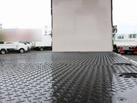 三菱ふそうキャンター幌ウイング小型（2t・3t）[写真17]