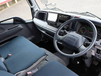 三菱ふそうキャンター幌ウイング小型（2t・3t）[写真19]