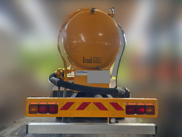 UDトラックスクオンバルク車（粉粒体運搬車）大型（10t）[写真02]