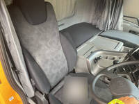 UDトラックスクオンバルク車（粉粒体運搬車）大型（10t）[写真27]