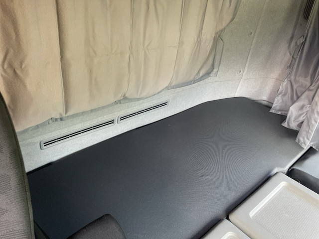 UDトラックスクオンバルク車（粉粒体運搬車）大型（10t）[写真29]