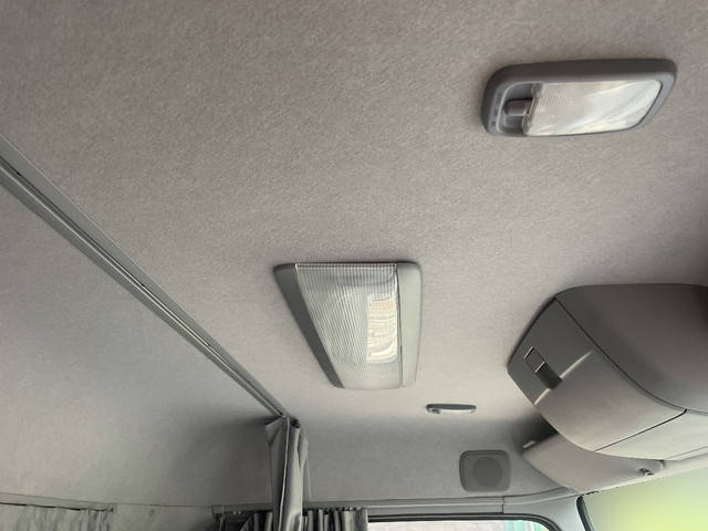 UDトラックスクオンバルク車（粉粒体運搬車）大型（10t）[写真30]