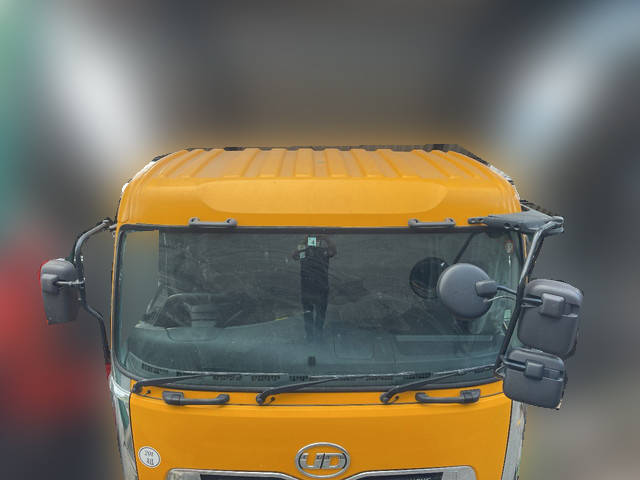 UDトラックスクオンバルク車（粉粒体運搬車）大型（10t）[写真05]