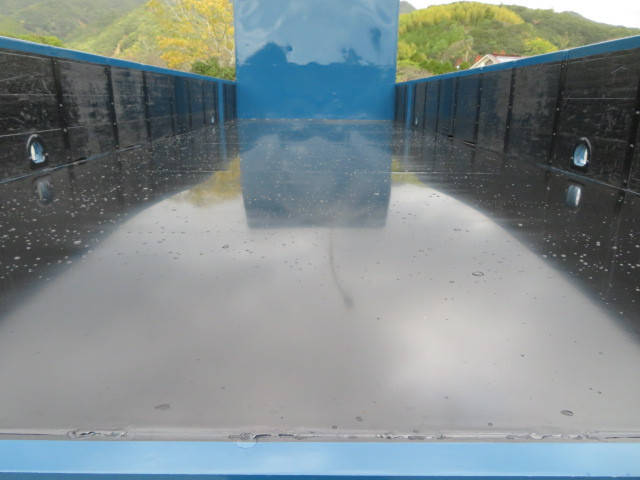 日野レンジャー平ボディ中型（4t）[写真19]