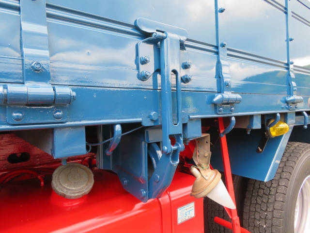 日野レンジャー平ボディ中型（4t）[写真26]