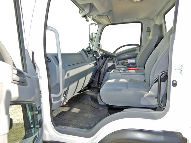 いすゞフォワードセーフティローダー増トン（6t・8t）[写真17]