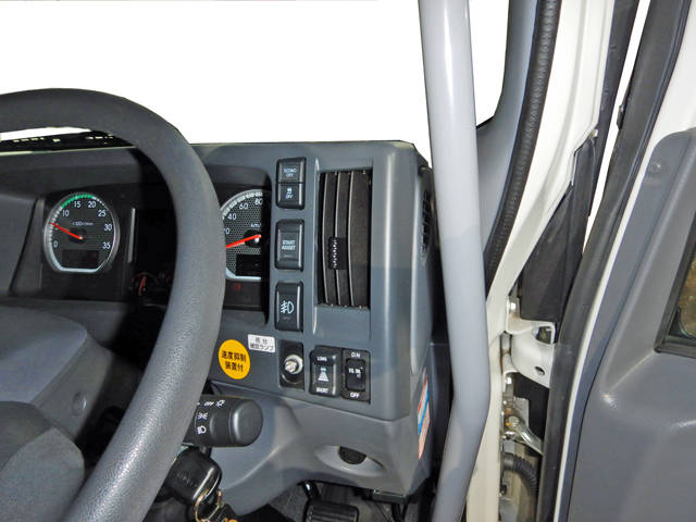 いすゞフォワードセーフティローダー増トン（6t・8t）[写真22]