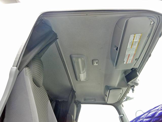 いすゞフォワードアルミウイング中型（4t）[写真16]