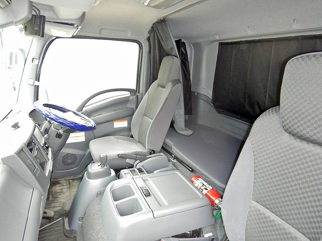 いすゞフォワードアルミウイング中型（4t）[写真18]